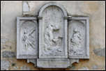 IMG_20791  -  <strong>Bas relief 'A LA GLOIRE DE St BERNARD DE MENTHON  923-1024' sur le façade nord de l'église de Menthon-Saint-Bernard</strong> <br/>Menthon Saint-Bernard - Février 2015