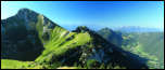 IMG_35238-35239  -  <strong>Le Mont Colombier, les Rochers de la Bade derrière le Col du Colombier, la Pointe de la Galoppaz et la Chartreuse derrière le Col des Prés et le village d'Aillon-le-Jeune.</strong><br/>Aillon-le-Vieux (73) - Aoùt 2016