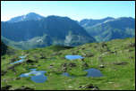 IMG_34710 - <strong>Pointe de la Grande Journée<br/>En montant au Col des Lacs : Lacs de Lavouet devant Le Grand Mont, la Pointe du Dard, le Chaînon et la Pointe de Comborsier, la Grande Pointe de Bizard.</strong></br> La Bâthie - Août 2016