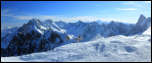 IMG_21936-21937  -  <strong>En bas de l'arête, petit panorama avec l'Aiguille Verte, les Droites, les Courtes, le Triolet, l'Aiguille de Talèfre, sommets Suisses (Grand Combin, Cervin ...), l'Aiguille de Leschaux et les Grandes Jorasses</strong></br> Chamonix - Avril 2015