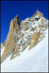 IMG_21948  -  <strong>... Tandis qu'à notre droite se dresse l'Aiguille du Midi</strong></br> Chamonix - Avril 2015